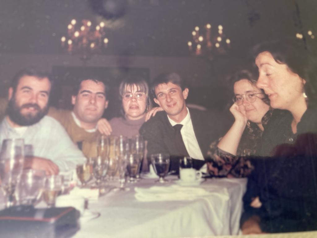 Equipo de la Comunidad, de izquierda a derecha: Txema Fernández, Javier Aramburu, María Eugenia Lijó, Asun Berasategui, Cinta Guinot. Años 80.